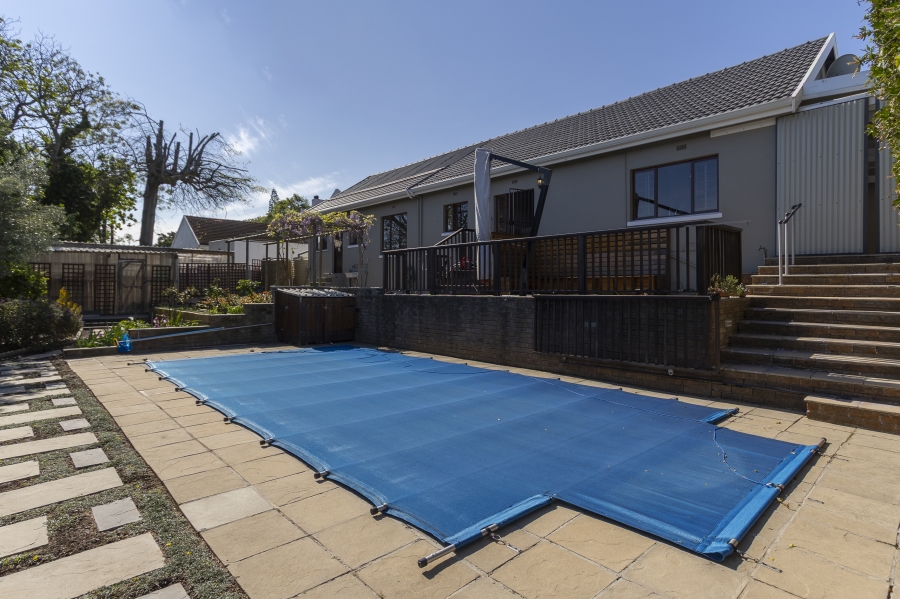 To Let 4 Bedroom Property for Rent in Die Wingerd Western Cape